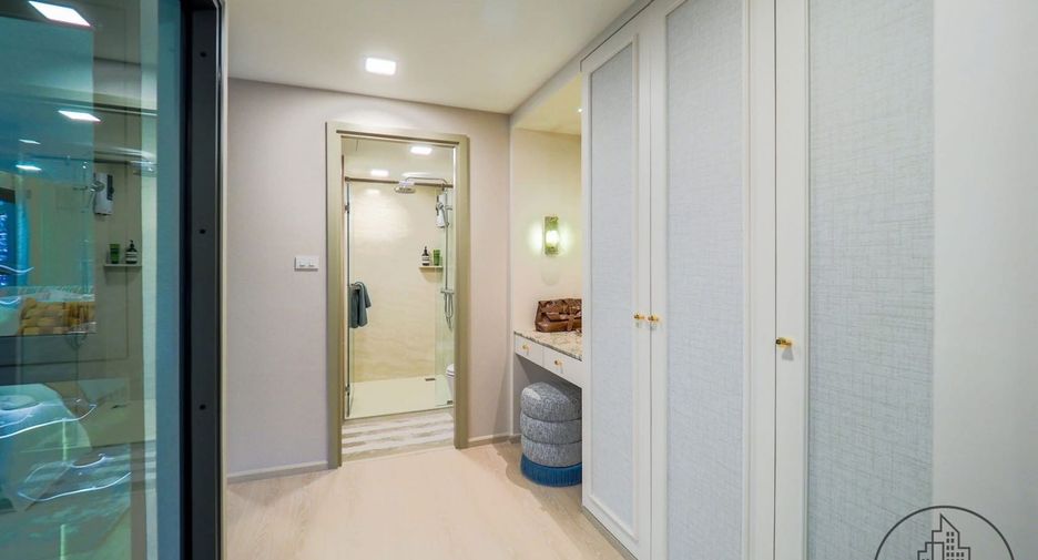 For sale 2 bedrooms condo in Khlong Toei, Bangkok