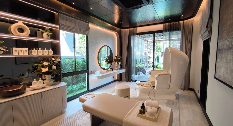 For sale 4 bedrooms house in Thawi Watthana, Bangkok