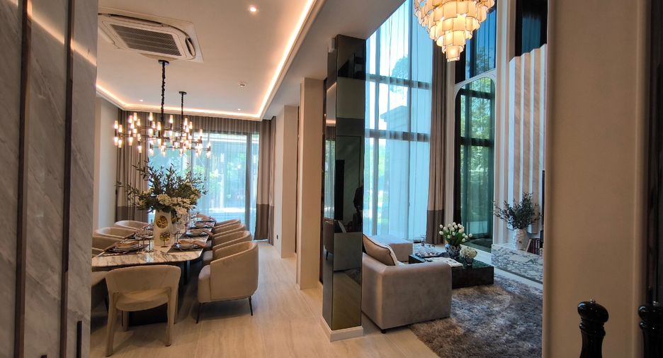 For sale 5 bedrooms house in Thawi Watthana, Bangkok