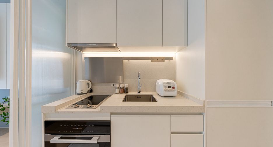 For sale 1 bed condo in Watthana, Bangkok