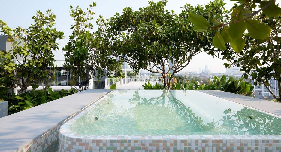For sale 1 bed condo in Watthana, Bangkok