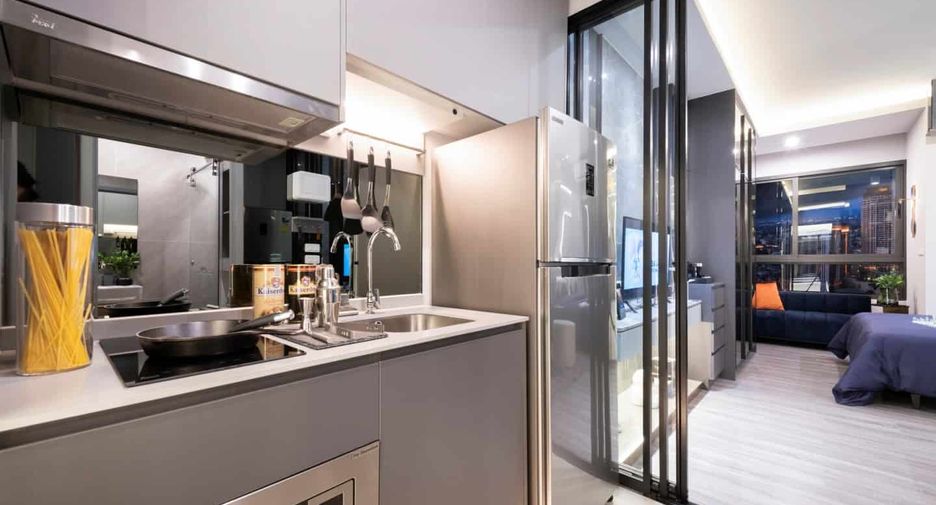 For sale 2 bedrooms condo in Khlong Toei, Bangkok