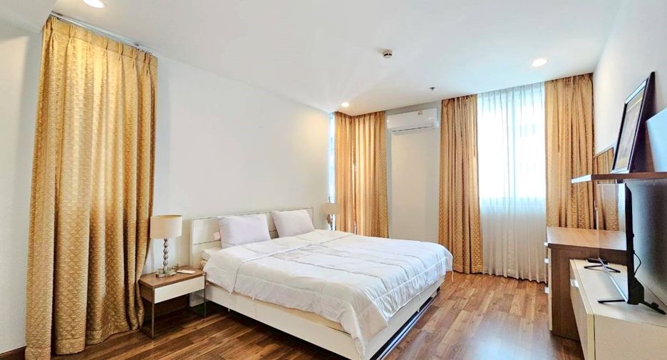 For rent 2 bedrooms condo in Pathum Wan, Bangkok