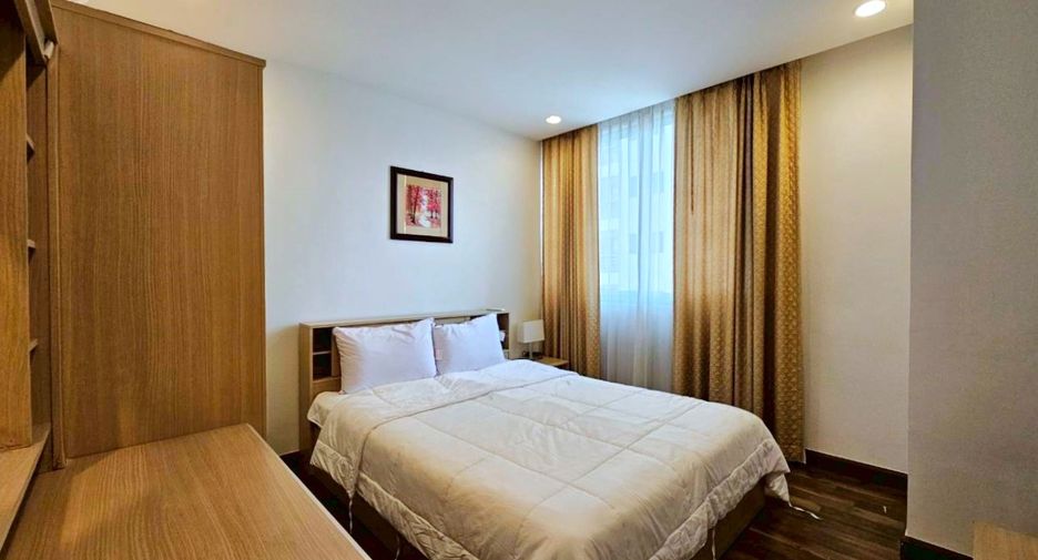 For rent 2 bedrooms condo in Pathum Wan, Bangkok