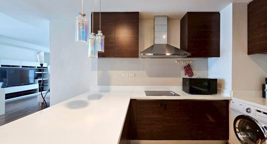 For rent 2 bedrooms condo in Pathum Wan, Bangkok