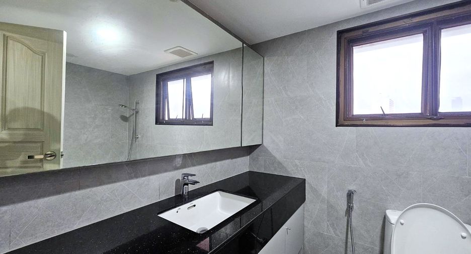 Аренда 3 спальни кондо в Щаттхана, Бангкок