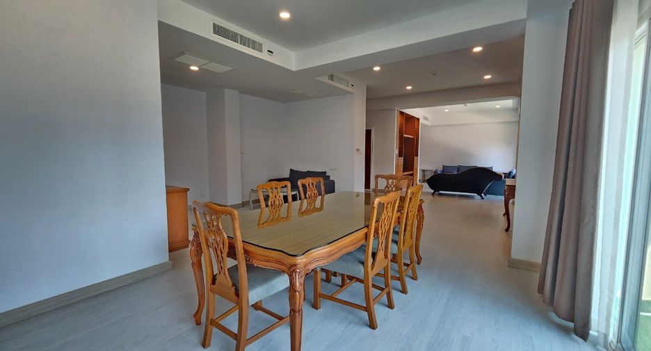 For rent 3 bedrooms condo in Watthana, Bangkok