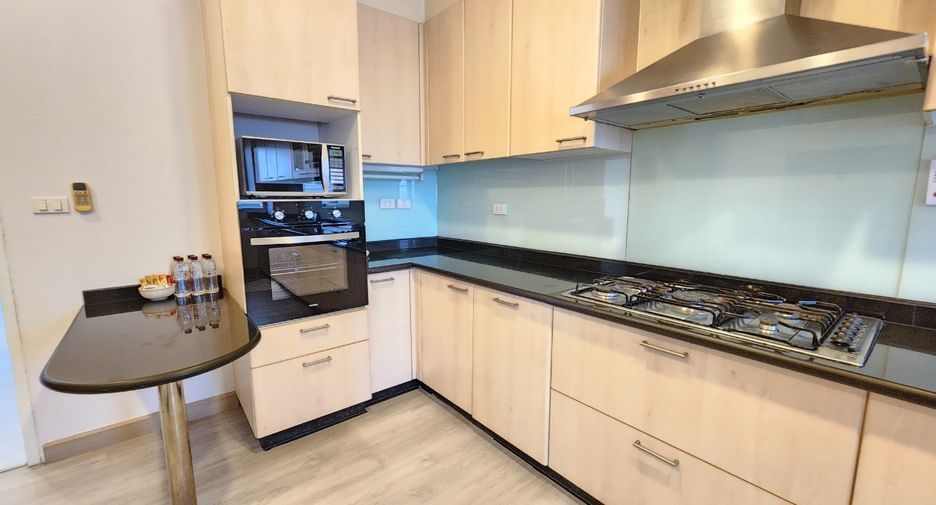 For rent 3 bedrooms condo in Watthana, Bangkok