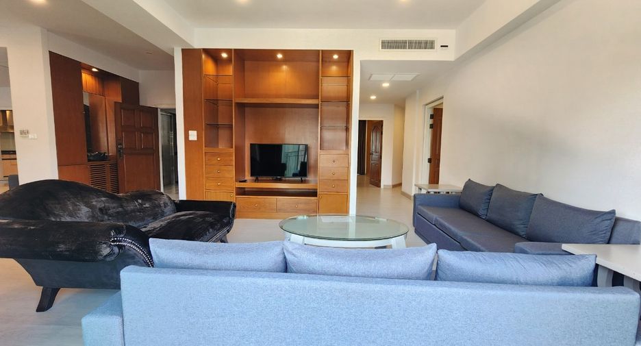 For rent 3 bedrooms condo in Watthana, Bangkok