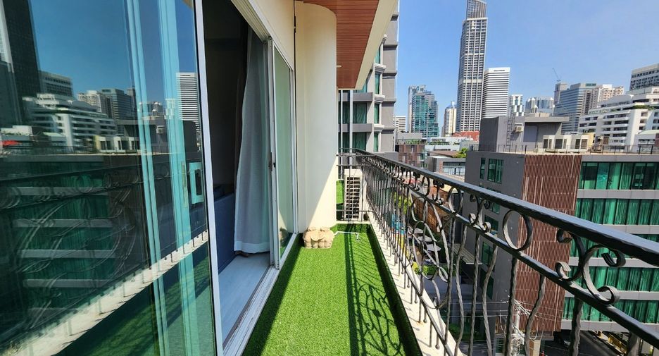 For rent 3 bedrooms condo in Watthana, Bangkok