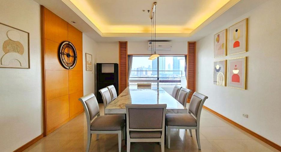 For rent 3 bedrooms condo in Sathon, Bangkok