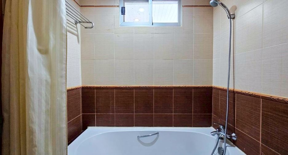 Wohnung zur Miete mit 3 Zimmer in Sathon, Bangkok