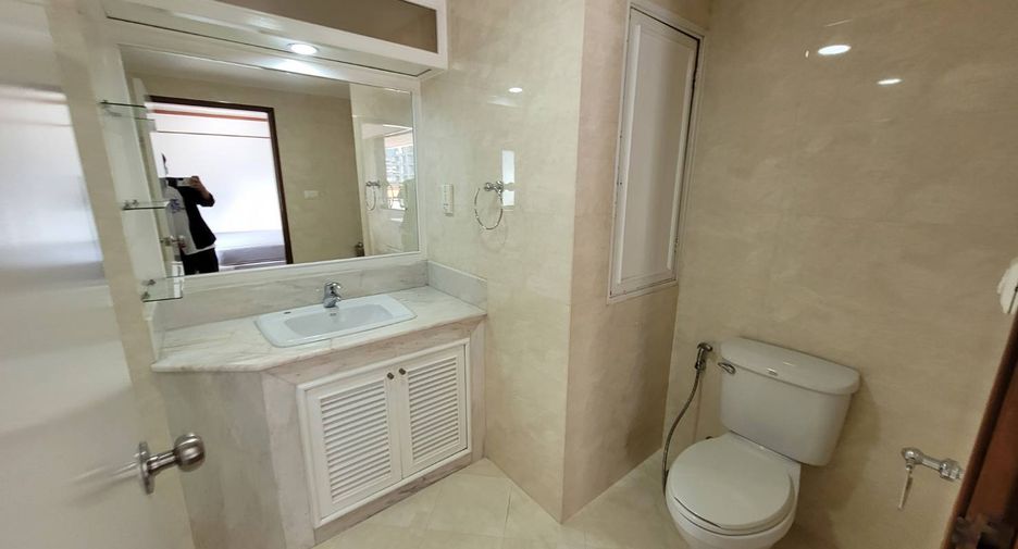For rent 3 ベッドルーム condo in Pathum Wan, Bangkok
