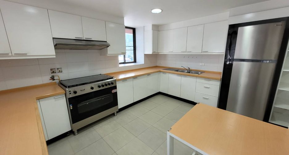 For rent 3 ベッドルーム condo in Pathum Wan, Bangkok