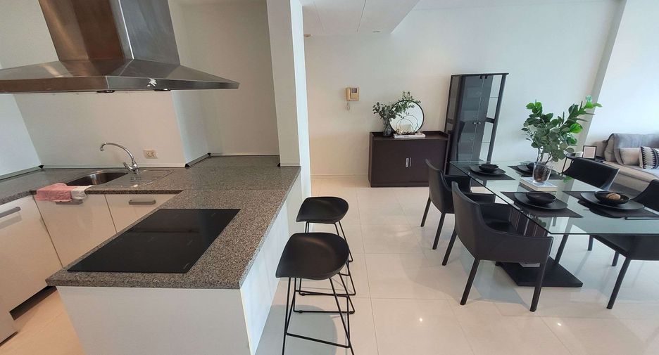 For rent 2 bedrooms condo in Khlong Toei, Bangkok