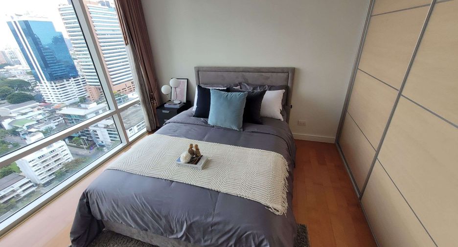 For rent 2 bedrooms condo in Khlong Toei, Bangkok