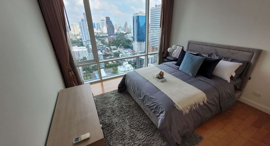 For rent 2 bedrooms condo in Khlong Toei, Bangkok