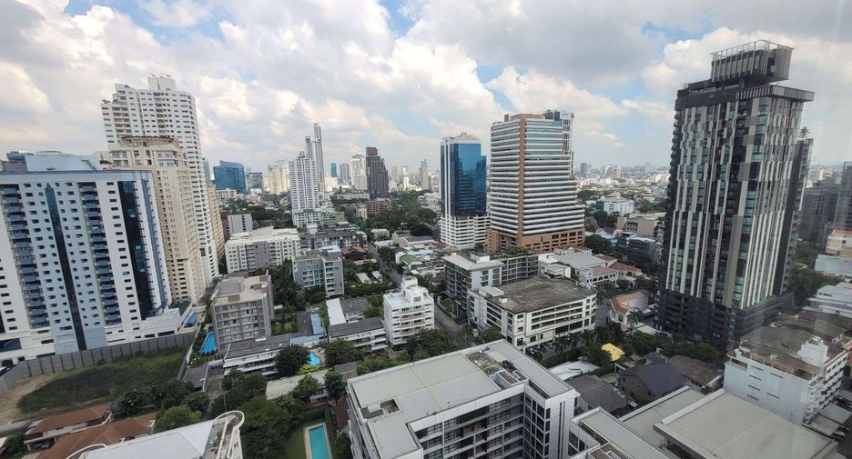 For rent 2 bedrooms condo in Khlong Toei, Bangkok