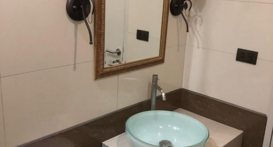 Wohnung zum Kauf mit 2 Zimmer in Khlong San, Bangkok
