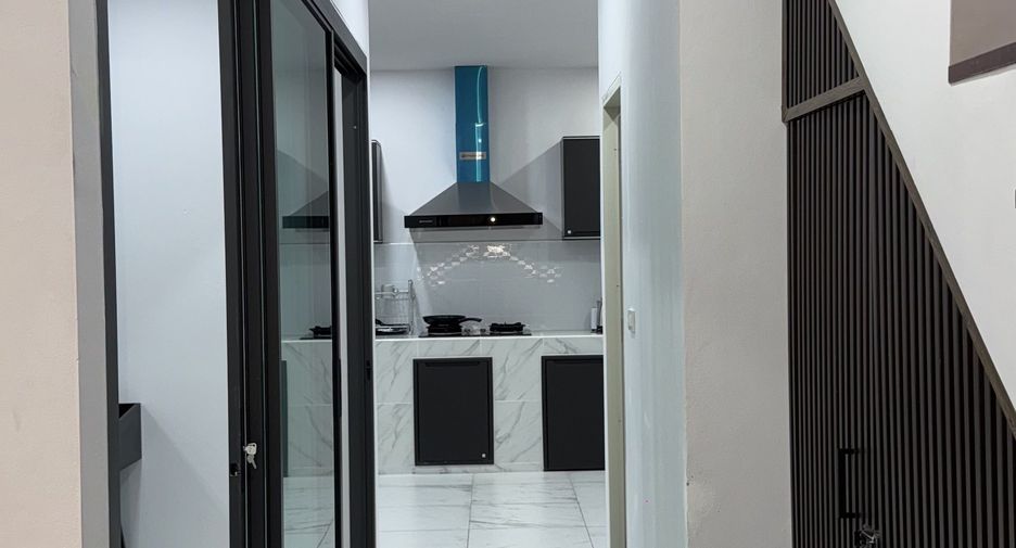 For rent 2 bedrooms townhouse in Thalang, Phuket