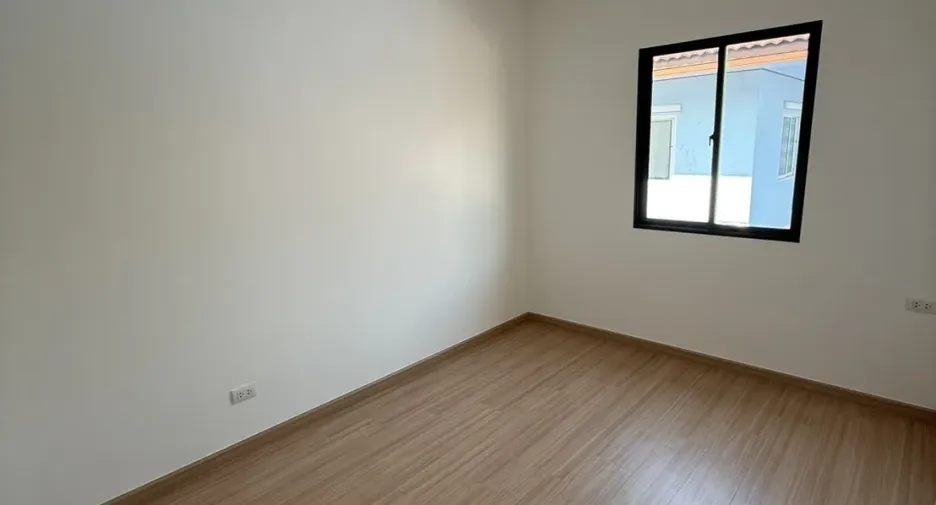 出售 3 卧室 联排别墅 在 Lat Lum Kaeo, Pathum Thani