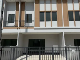 For sale 3 bedrooms townhouse in Lat Lum Kaeo, Pathum Thani