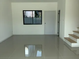 For sale 3 bedrooms townhouse in Lat Lum Kaeo, Pathum Thani
