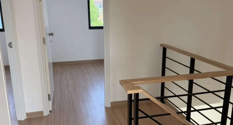 出售 3 卧室 联排别墅 在 Lat Lum Kaeo, Pathum Thani