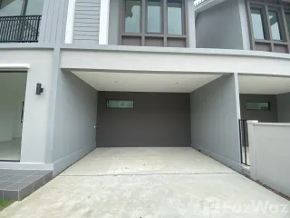For sale 4 bedrooms house in Sam Khok, Pathum Thani