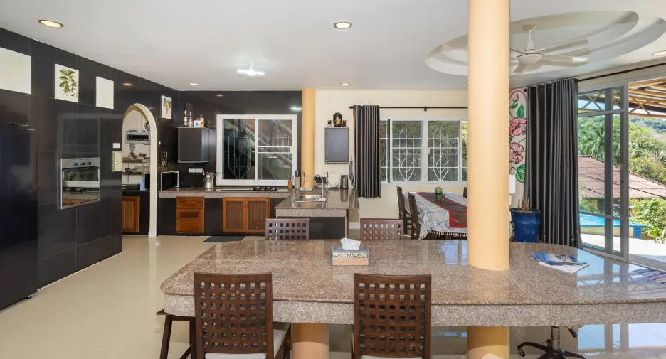 Villa en alquiler de 3 habitaciones en Mueang Phuket, Phuket