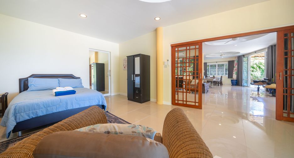 Villa en alquiler de 3 habitaciones en Mueang Phuket, Phuket