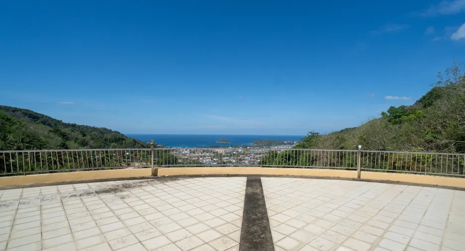 Villa en alquiler de 3 habitaciones en Mueang Phuket, Phuket