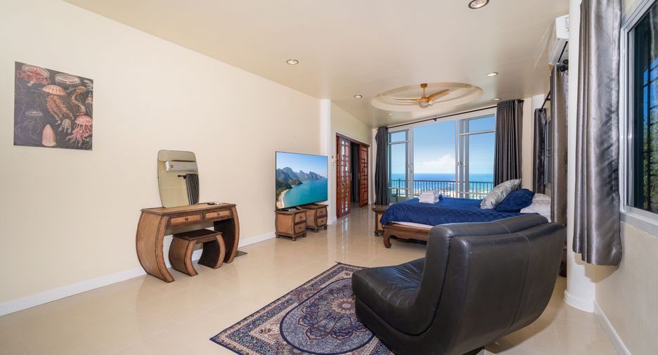 Villa en alquiler de 3 habitaciones en Mueang Phuket, Phuket