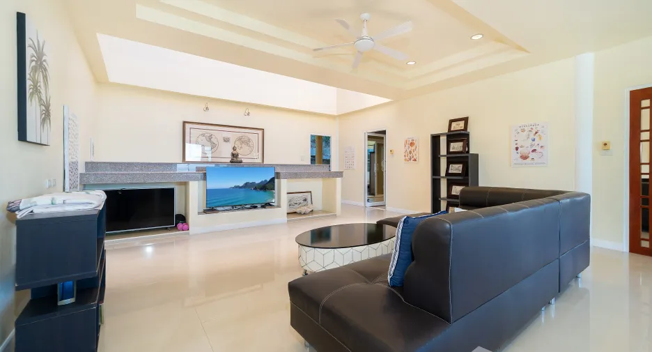 Villa en alquiler de 3 habitaciones en Mueang Phuket, Phuket
