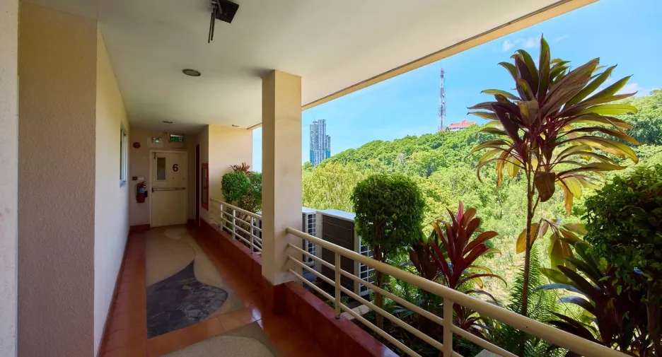 For sale 3 bedrooms apartment in Bang Lamung, Chonburi
