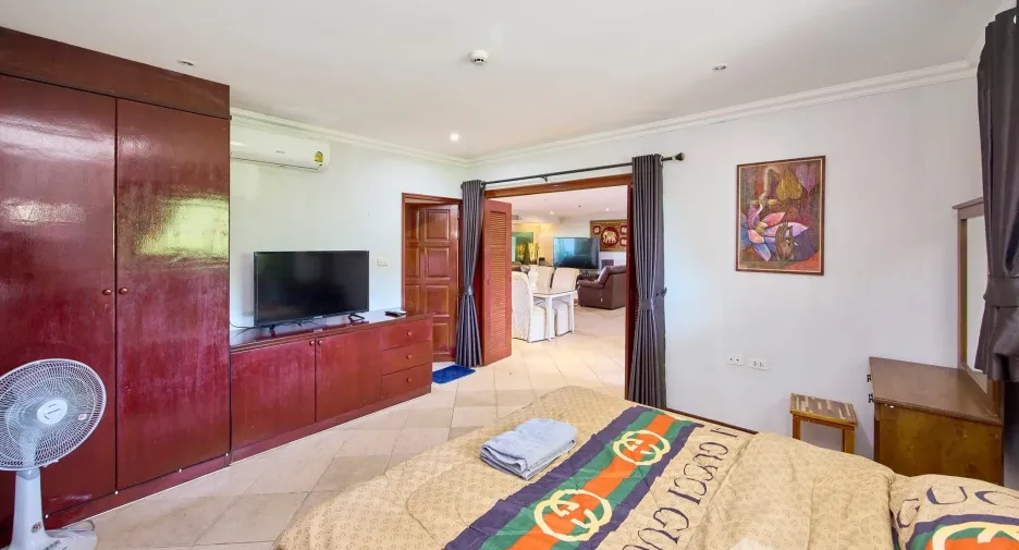 For sale 3 bedrooms apartment in Bang Lamung, Chonburi