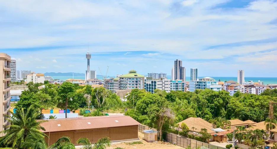 For sale 3 bedrooms apartment in Bang Lamung, Chonburi