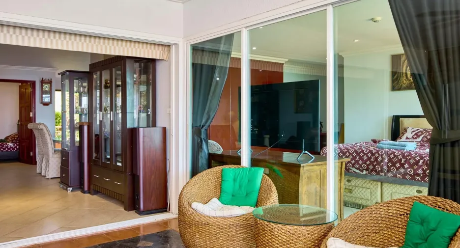 For sale 3 bedrooms apartment in Bang Lamung, Chonburi