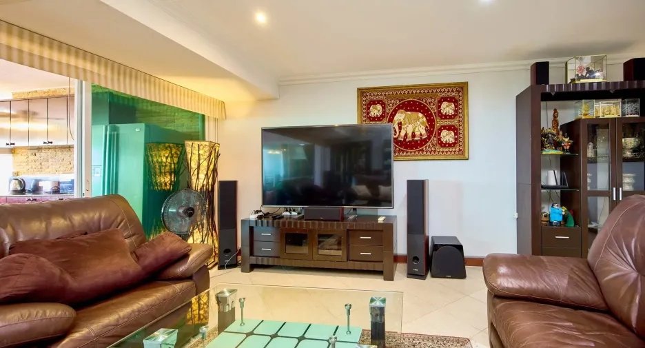 For sale 3 bedrooms apartment in Bang Lamung, Chonburi