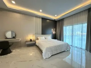 À louer 5 chambres maison à Bang Lamung, Chonburi