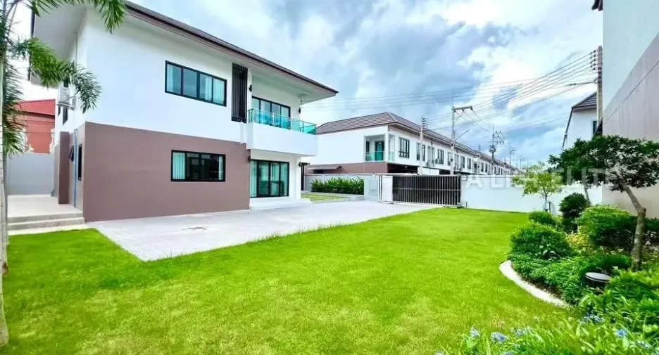 For rent 5 bedrooms house in Bang Lamung, Chonburi