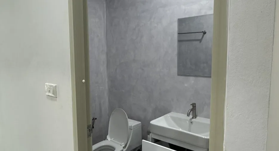 For rent 3 bedrooms townhouse in Thalang, Phuket