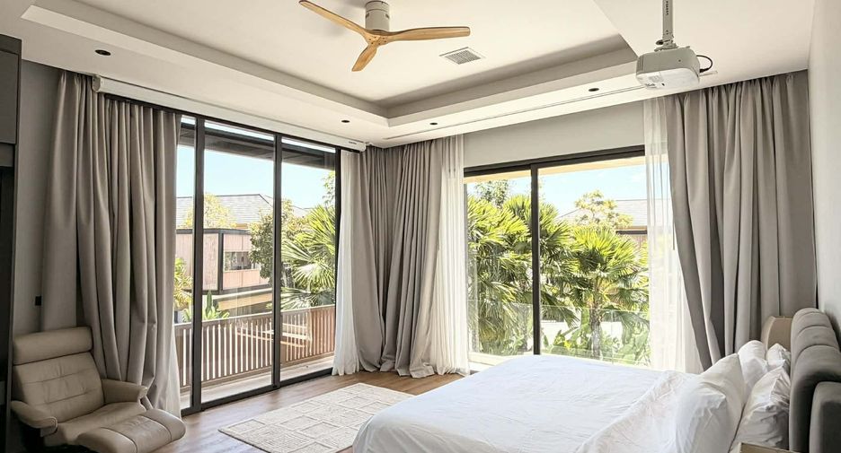 For rent 5 bedrooms villa in Mueang Phuket, Phuket