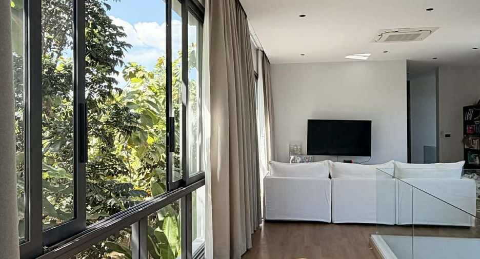 For rent 5 bedrooms villa in Mueang Phuket, Phuket