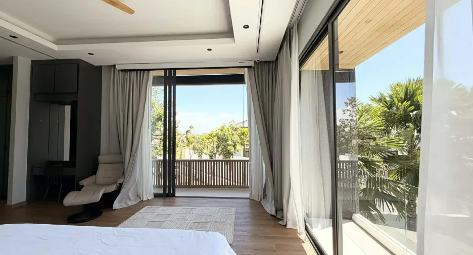 For rent 5 bedrooms villa in Mueang Phuket, Phuket