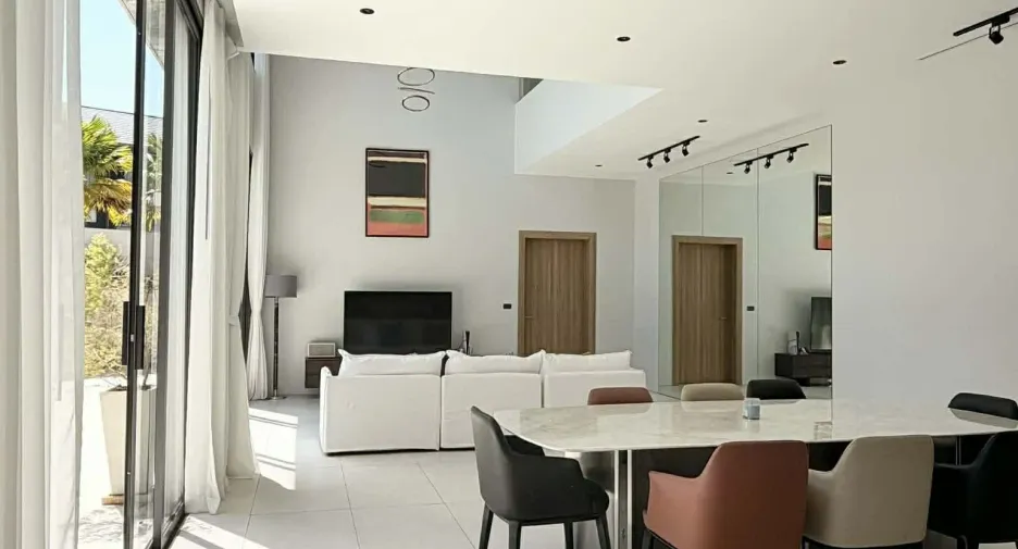 For rent 5 bedrooms villa in Mueang Phuket, Phuket