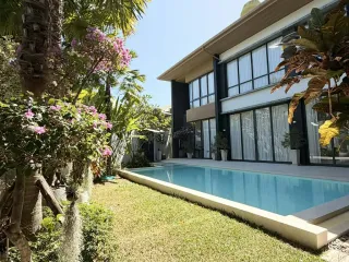 For rent 5 bedrooms villa in Mueang Phuket, Phuket