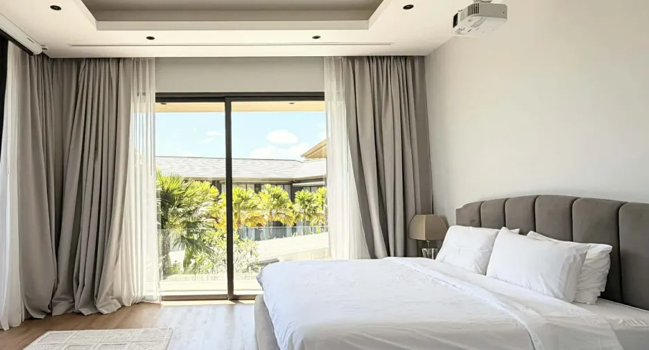 For rent 5 bedrooms villa in Mueang Phuket, Phuket