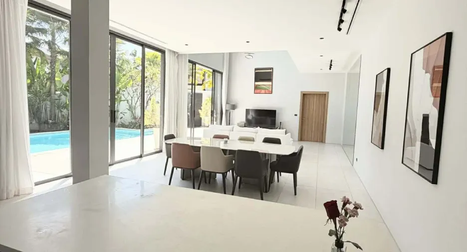 For rent 5 bedrooms villa in Mueang Phuket, Phuket
