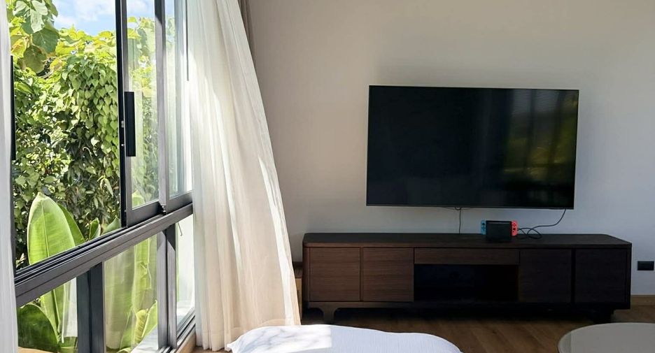 For rent 5 bedrooms villa in Mueang Phuket, Phuket